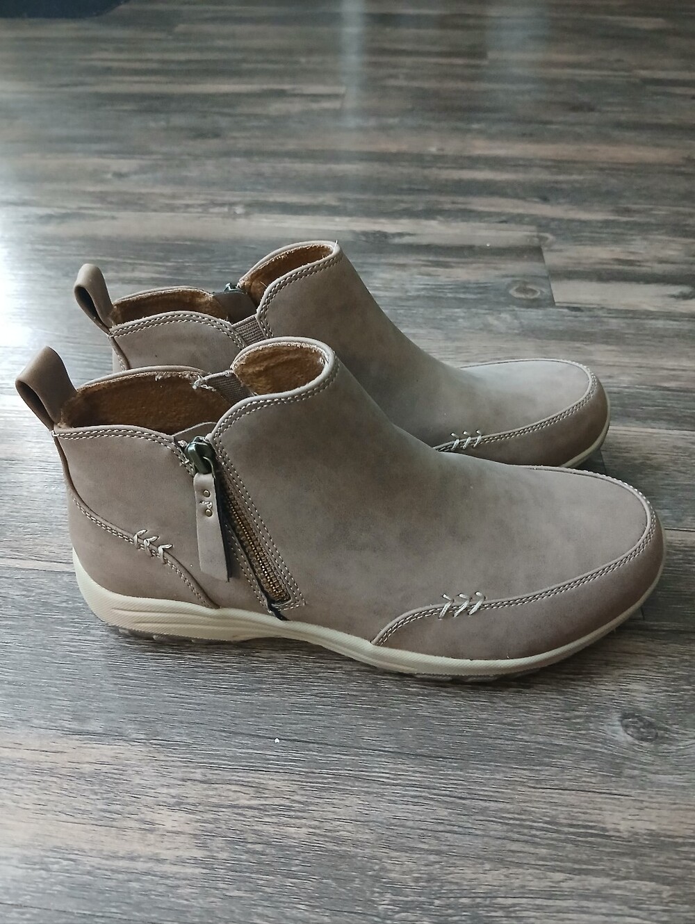Skechers Women's Taupe Zip-Detail Ankle‎ Booties